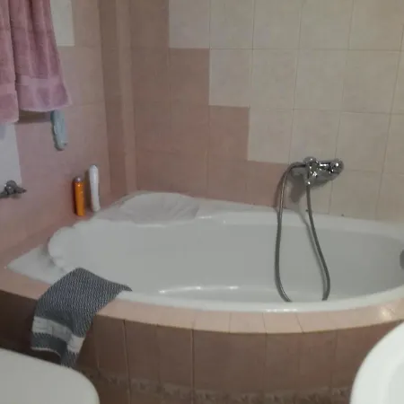 Villa πολυτελής με θέα τον θερμαϊκό *