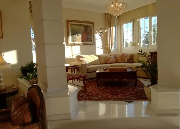 πολυτελής με θέα τον θερμαϊκό Villa Thessaloníki